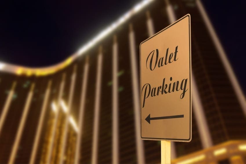 Four Ways Valet Parking Can Make Your Guests Feel Special
